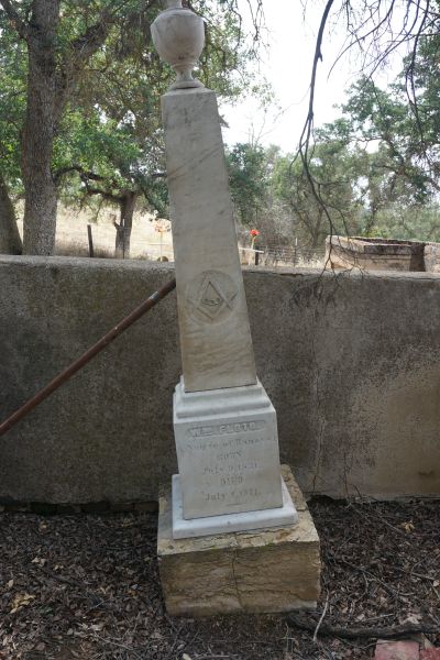 [Picture of William Floto grave]